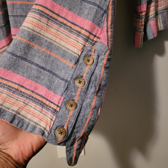 Foxcroft NYC Striped V-neck Button-Up shirt Women's size 10 boho Linen Viscose - Picture 7 of 12